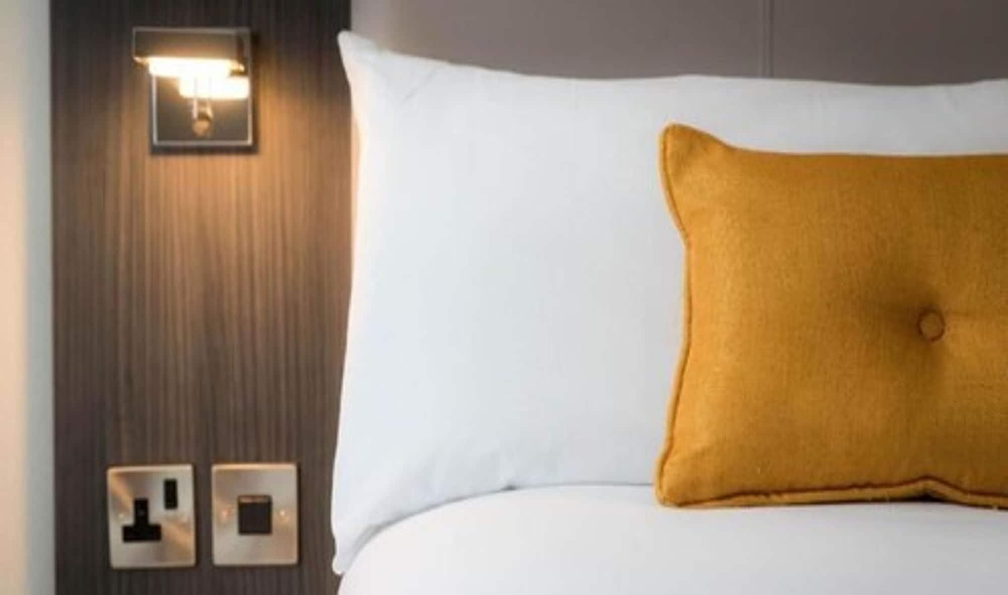 Hotel Maldron Belfast International Airport 4*