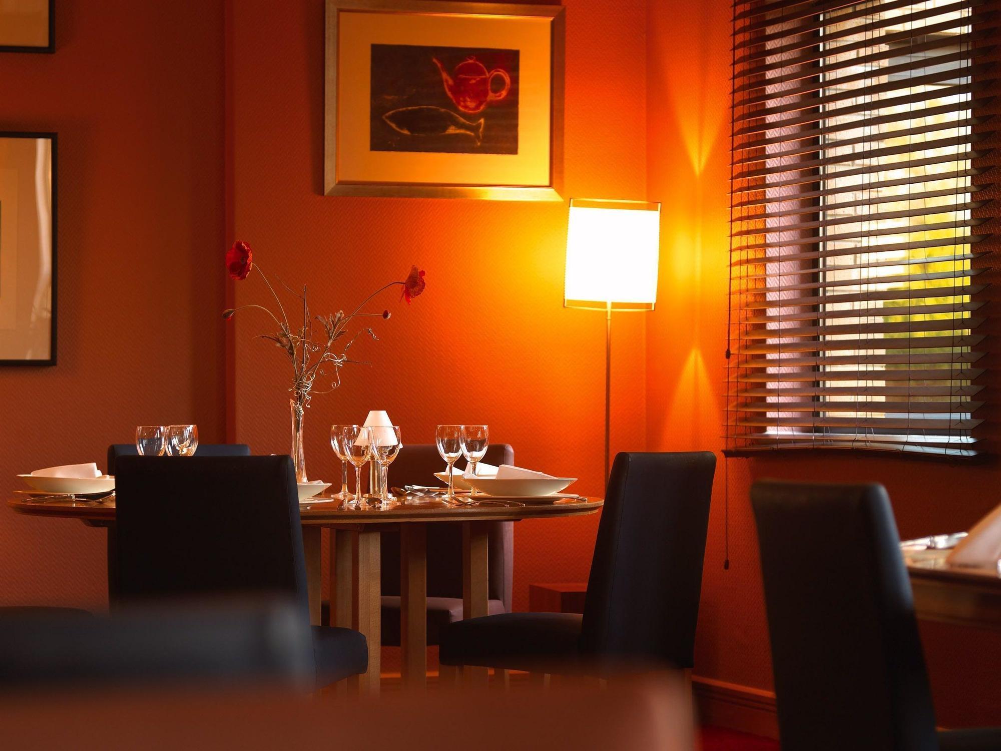 Maldron Belfast International Airport 4*